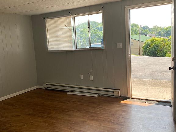 3rd image of 819 McFarland St #13
