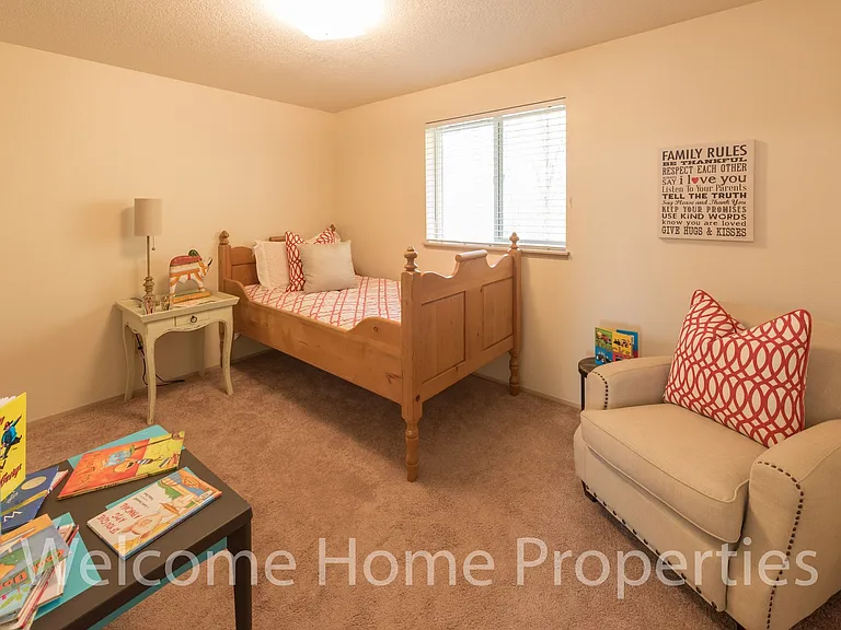 101 Kenwood St — Photo 13