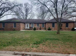 7512 Country Lake Dr, Springfield, IL 62711
