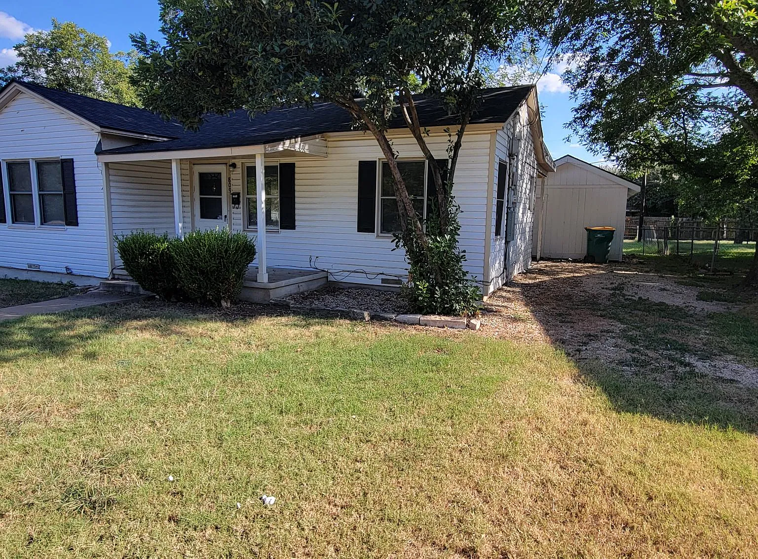 3 bed, 1112 sqft, $1,395 — Photo 1