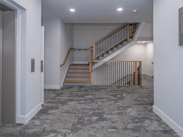 124 S Main St #2208, Florida, NY 10921