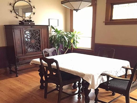 3rd image of 806 Washington Ave #2