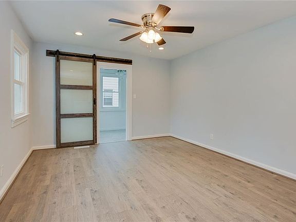 4th image of 3503 Somme Ave