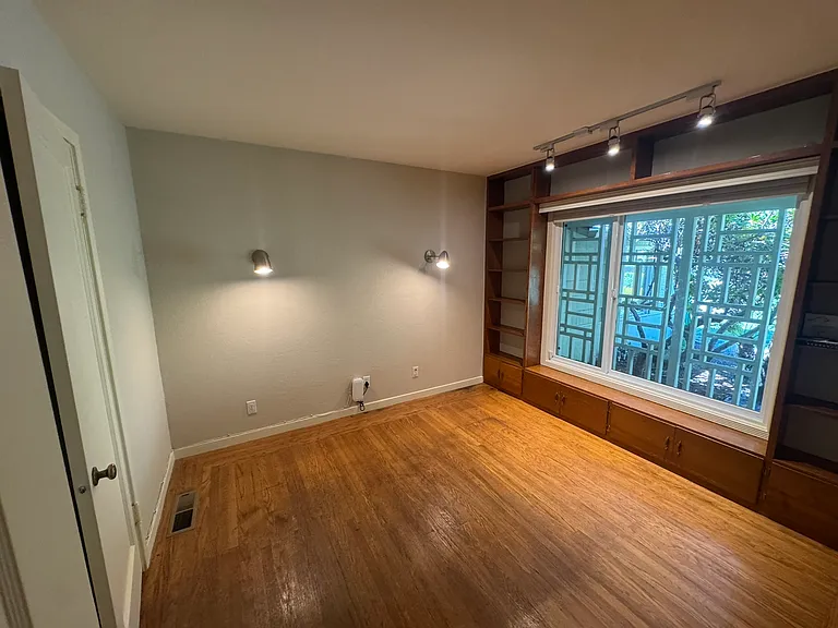 4727 Belfast Ave — Photo 6