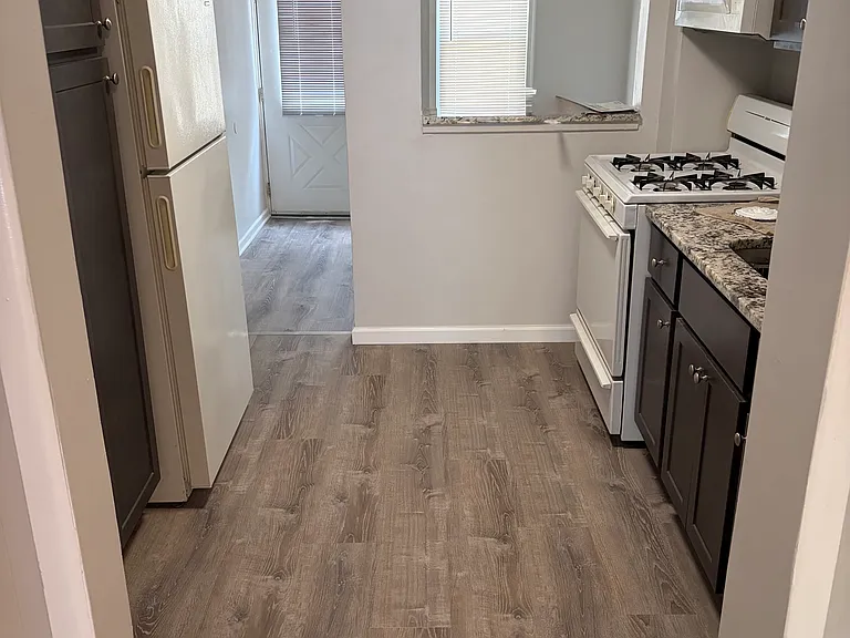 2619 Memphis St — Photo 5