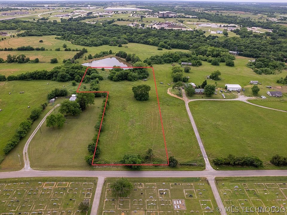 1st image of Cemetery Rd