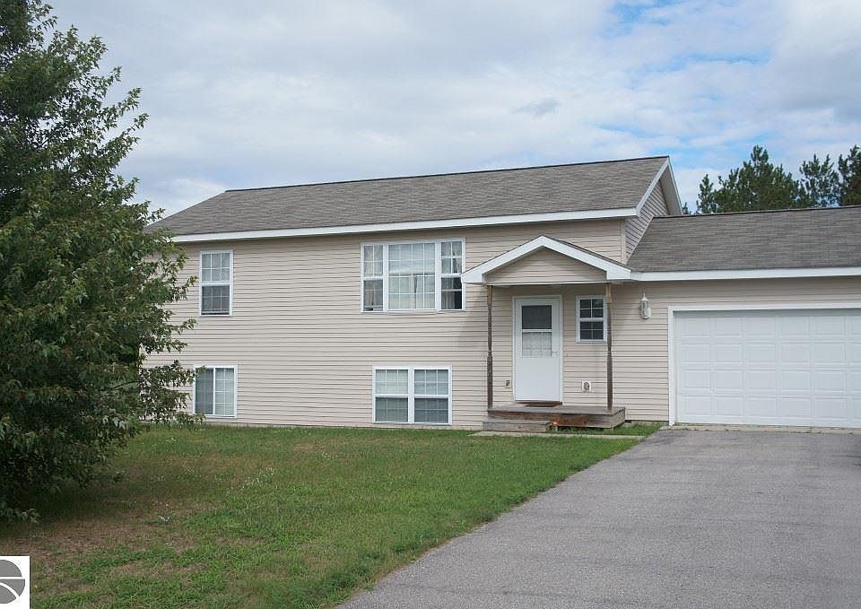 1st image of 2173 Woodcock Ln