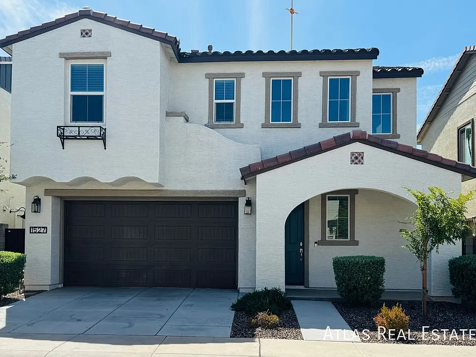 1527 W Sierra Vista Dr