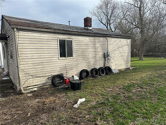 3rd image of 786 Goodlow Ave