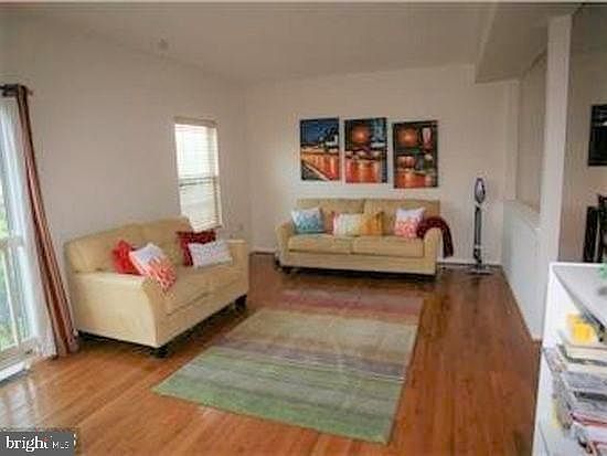 5th image of 7013 Flag Harbor Dr