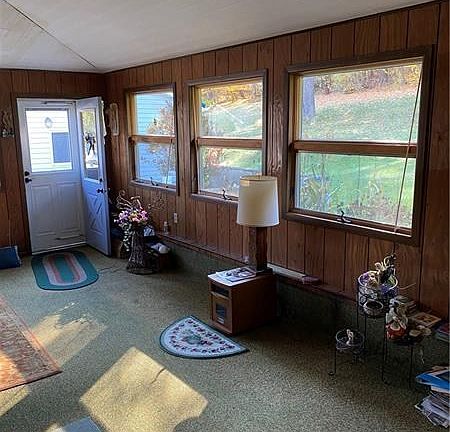 2nd image of 125 Coy St
