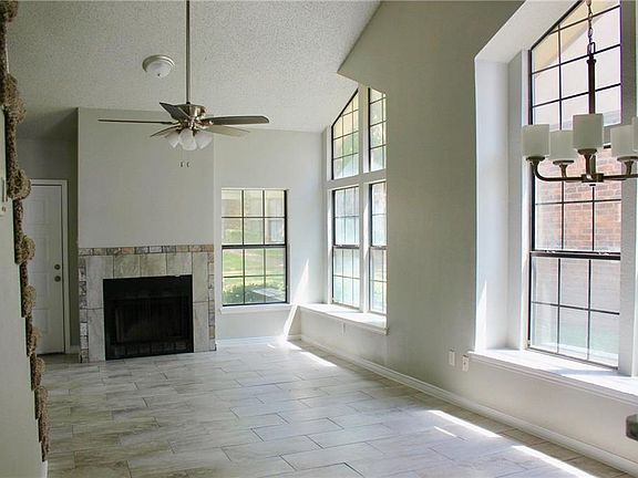 2nd image of 2407 Chapel Hill Ln