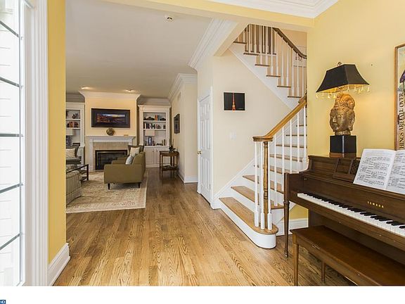 5th image of 170 Lambert Dr