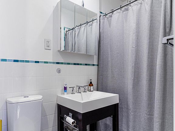 4th image of 229 E 29th St APT 6F