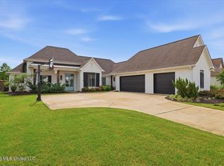 1009 Sapphire Xing, Flowood, MS 39232