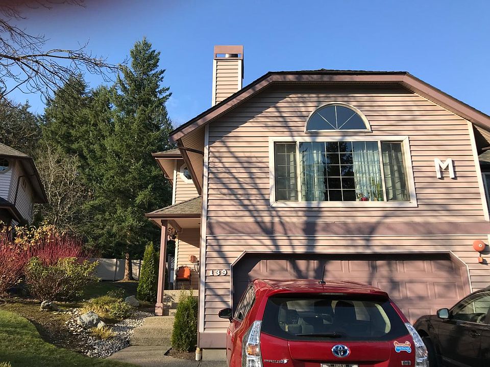 Front Garage and parking