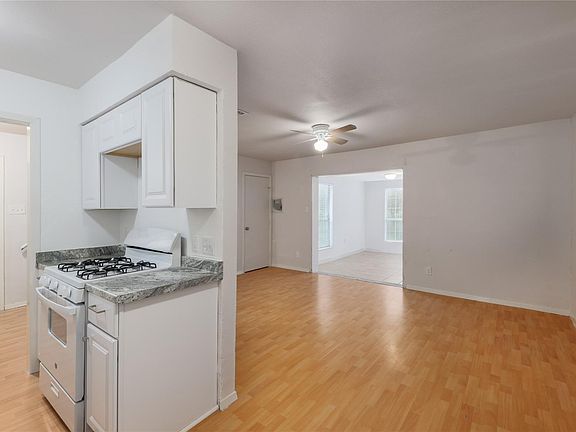5th image of 2201 Mission Hill Cir #4