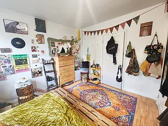 Rented by RELEASE NY