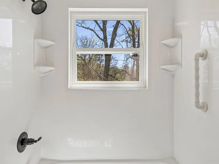 5906 Gettysburg Dr — Photo 2