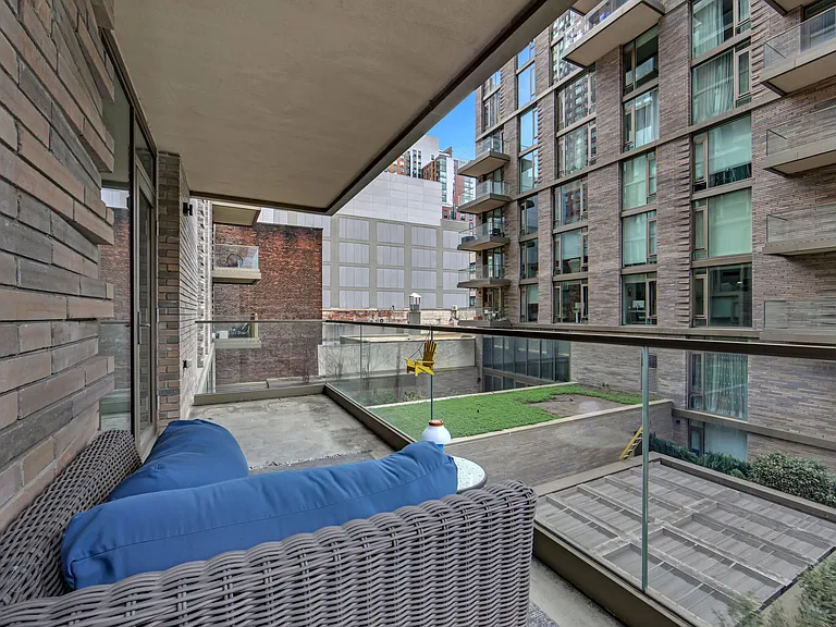 505 W 43rd St #3M — Photo 6