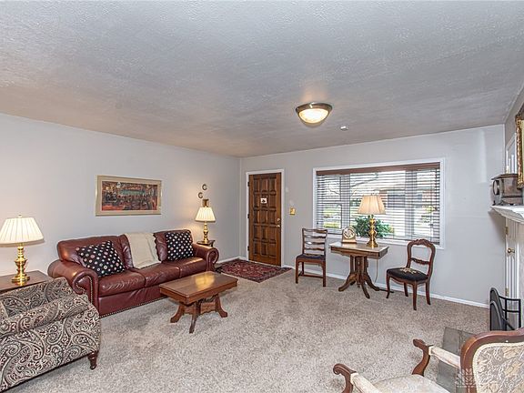 5th image of 1105 Chateau Dr