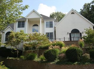 636 Wood Fern Dr, Ballwin, MO 63021