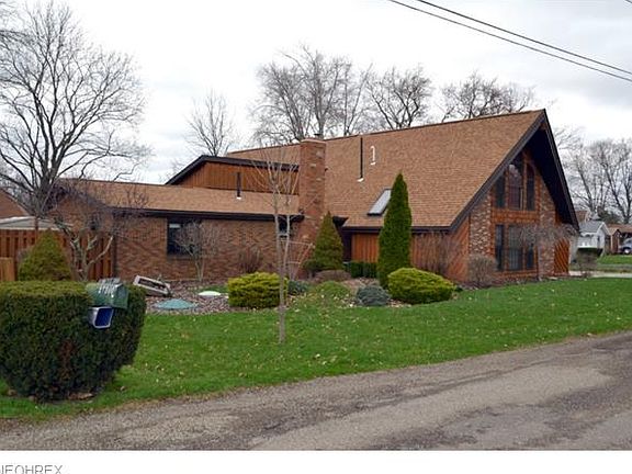 2nd image of 27316 Lakeside Dr
