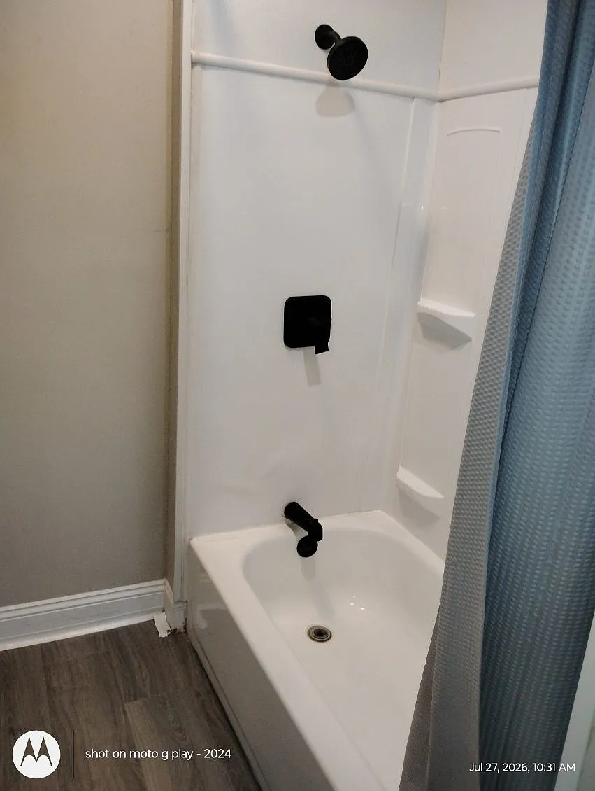 4 bed, 1600 sqft, $2,200 — Photo 4