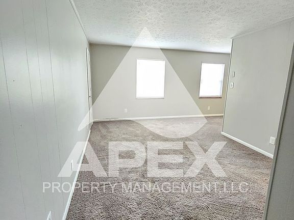 3rd image of 301 Dahlia Dr #9