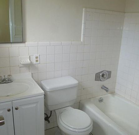 5th image of 1812 SW 11th Ct APT 4
