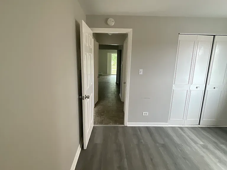 649 Jeffery Ave #2N — Photo 7