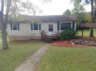 122 Joan Ann Dr, Elizabethton, TN 37643