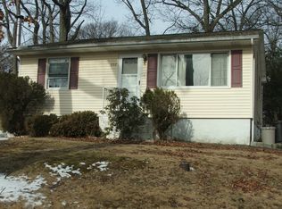 202 Santa Fe Trl, Hopatcong, NJ 07843