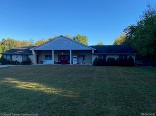 1284 Turrill Rd, Lapeer, MI 48446