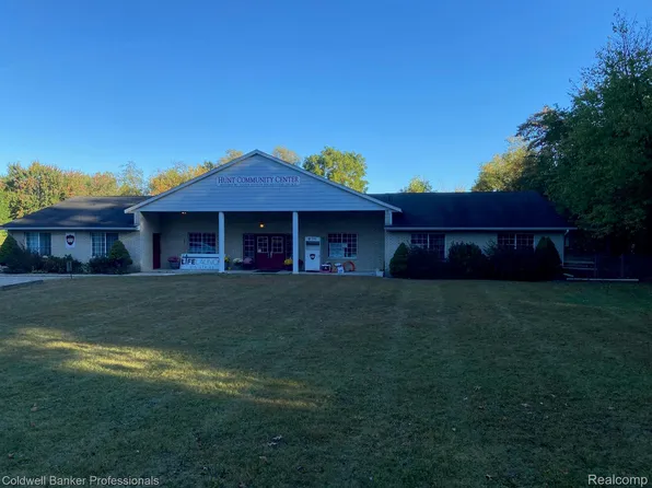 1284 Turrill Rd, Lapeer, MI 48446