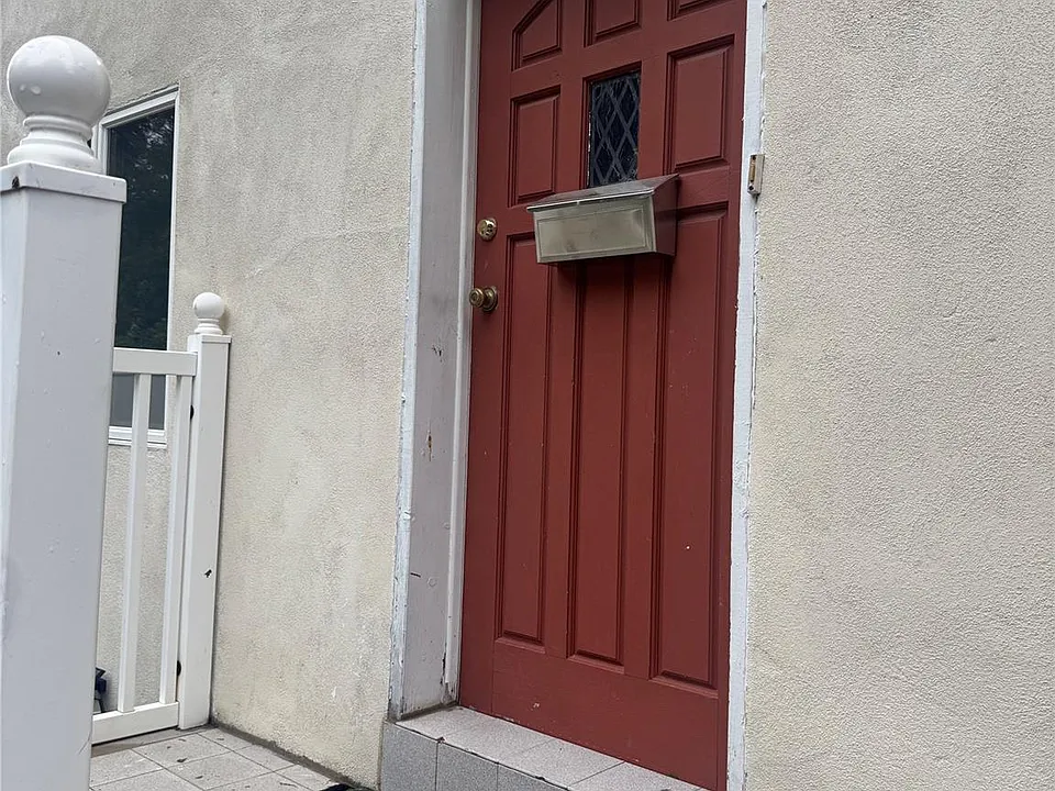 Chapel Pl