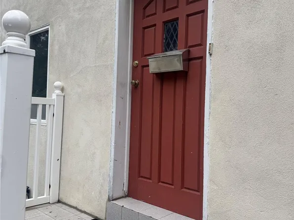 (undisclosed Address), North Babylon, NY 11703