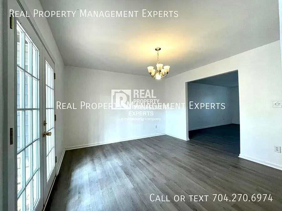 **Move In Special Ready To Move-In 3 Bed 2.5 Bath Condo In Charlotte! — Photo 4