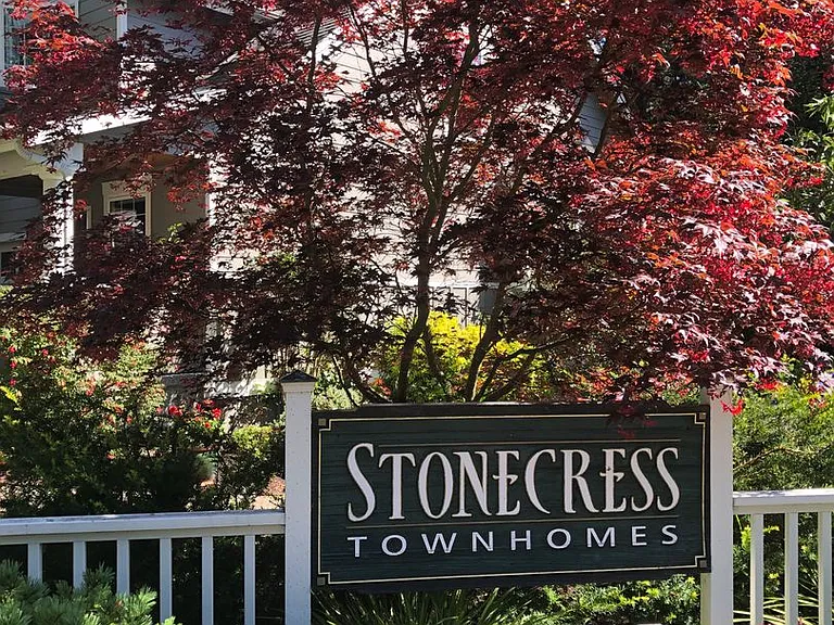 1300 Stonecress Ln NE — Photo 3