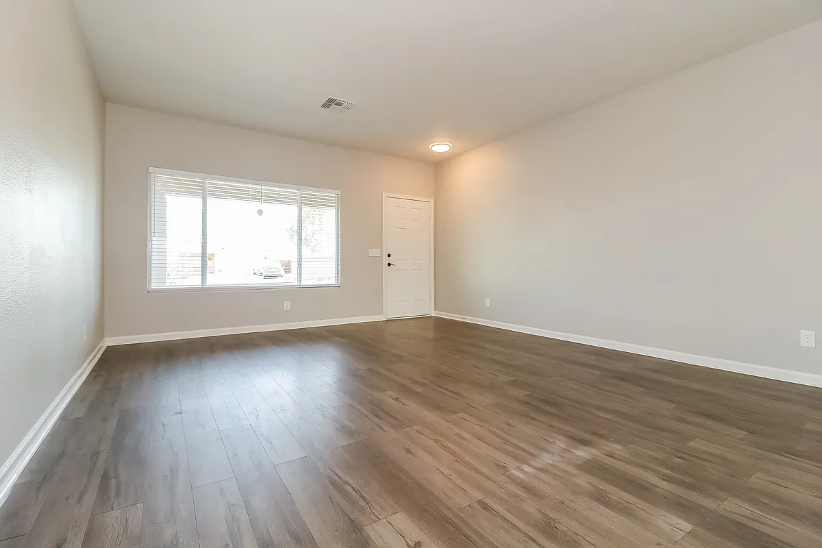 Building Photo - 102 N 118th Dr
