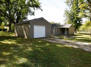 201 SE Swygart St, Topeka, KS 66607