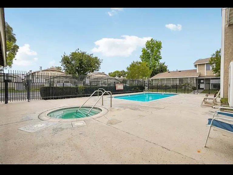 15210 Shadybend Dr #41 — Photo 9