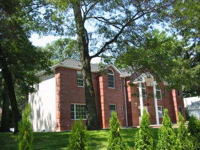 208 Parkway Dr, Roslyn Heights, NY, 11577