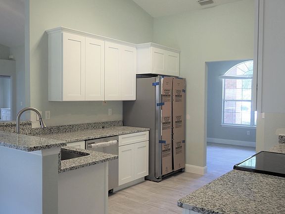 New Kitchen with all new appliances.