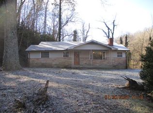 46 Sams Hill Rd, Robbinsville, NC 28771