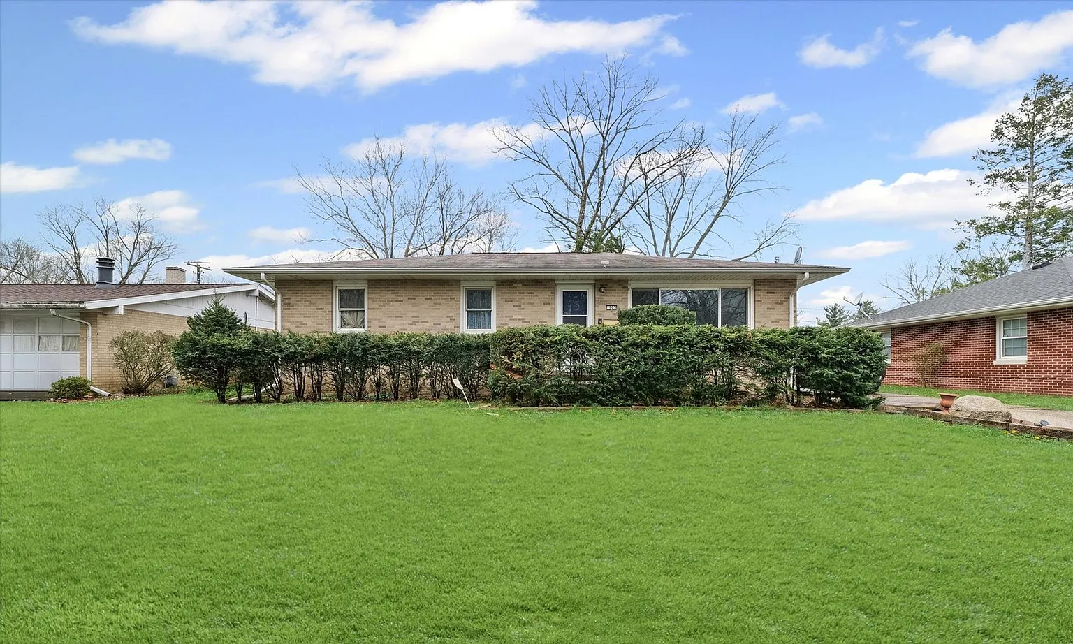 1005 S Country Squire Dr photo 1