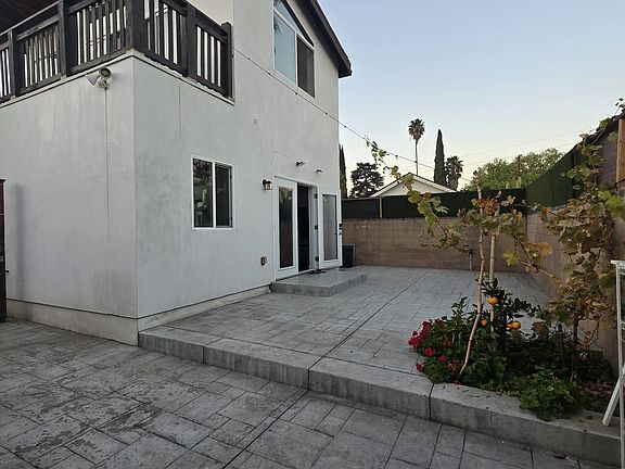 2nd image of 5446 Hazeltine Ave