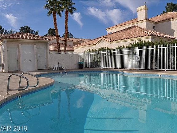 5th image of 1900 N Torrey Pines Dr Unit 206