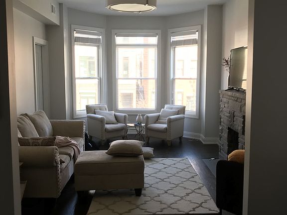 2nd image of 1155 W Wrightwood Ave APT 3F
