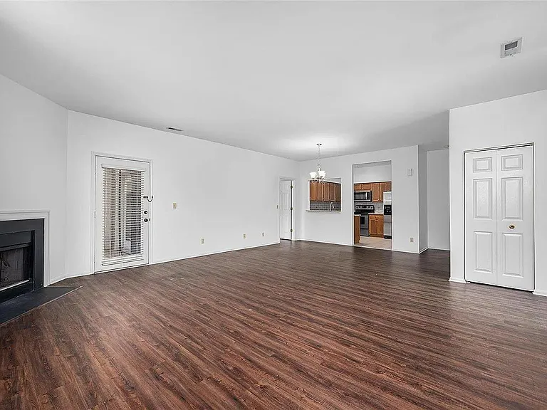 1025 N Spoede Rd — Photo 15